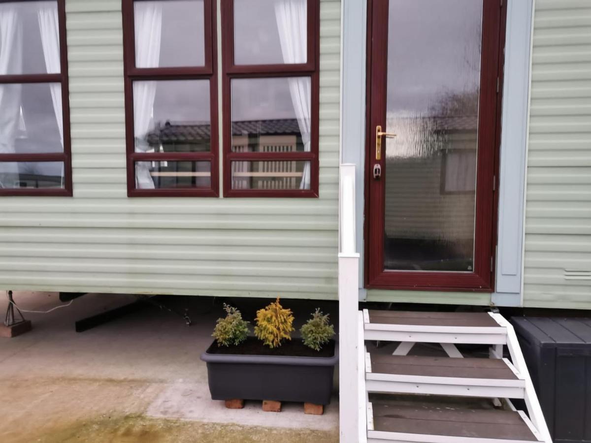 Lovely Static Holiday Caravan Near Whithorn Villa Exterior photo