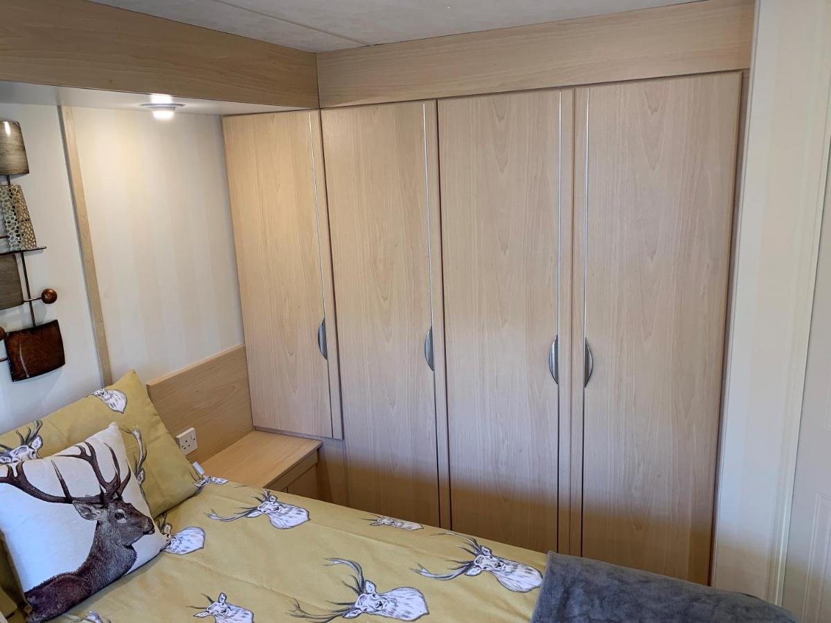 Lovely Static Holiday Caravan Near Whithorn Exterior photo