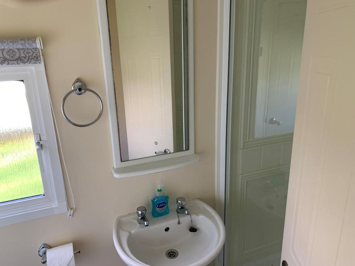 Lovely Static Holiday Caravan Near Whithorn Exterior photo